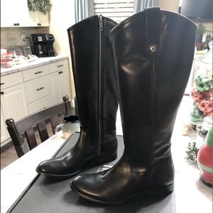 Brand new Frye boots received as a gift! They run a tad small they are a size 8